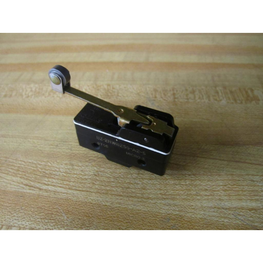 Micro Switch BZ-2RW8255-A2-S Snap-Action Switch wRoller - New No Box