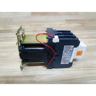 Schneider Electric LC1DREQ3831G2 Contactor Assembly Cracked Housing - Used