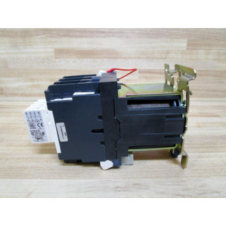 Schneider Electric LC1DREQ3831G2 Contactor Assembly Cracked Housing - Used