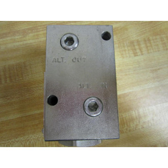 Lubriquip 527-100-581 Strainer WBleed Valve 527100581 - New No Box