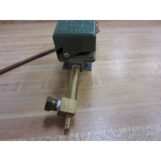 Johnson Controls T-5210-114 T5210114 Transmitter With Cracked Housing - Used