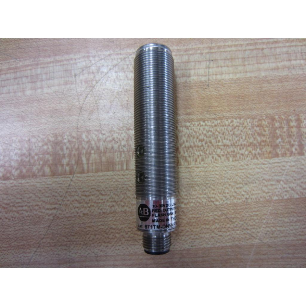 Allen Bradley 871TM-DN5NP18-D4 871TMDN5NP18D4 Proximity Switch Series A - Used