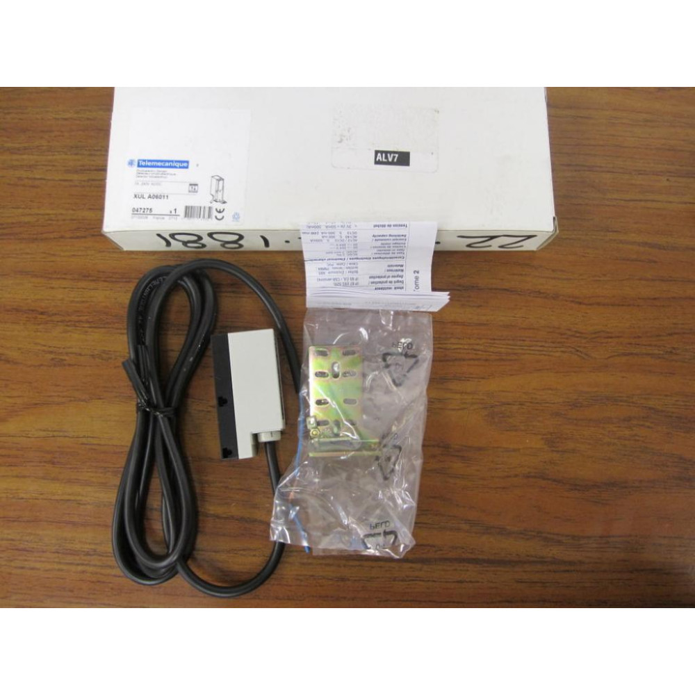 Telemecanique XUL-A06011 Photoelectric Sensor