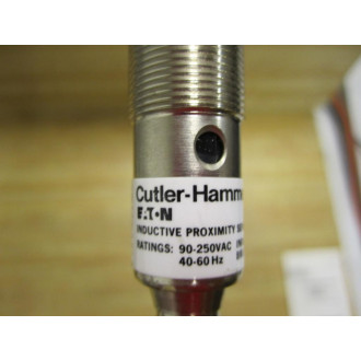 Cutler Hammer E57MAL18A2 Eaton Proximity Switch
