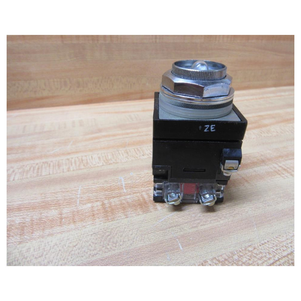 General Electric CR104PST94G1152 Selector Switch WO Cap - New No Box