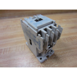 Cutler Hammer D15CR40 Eaton Relay - 4 Poles - Used
