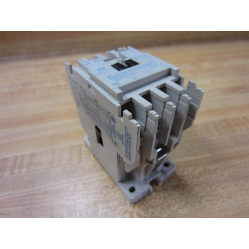 Cutler Hammer D15CR40 Eaton Relay - 4 Poles - Used