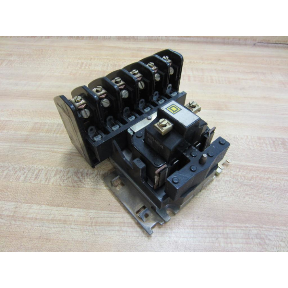 Square D 8501 H0-60 AC Control Relay Series D - Used