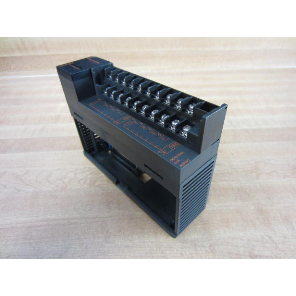 Mitsubishi A1SY40 Output Unit Chipped Corner - Used