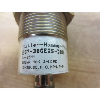Cutler Hammer E57-30GE25-DDB Proximity Sensor Series B - Used