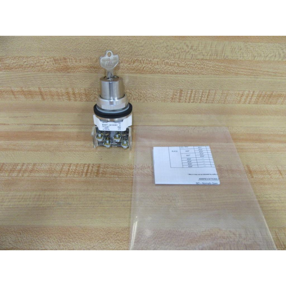 Allen Bradley 800T-J41KR7B Key Operated Selector Switch Series T - New No Box