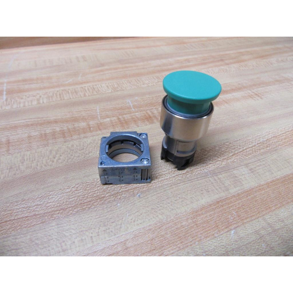 Siemens 3SB3 500-1DA41 Green Button 3SB35001DA41 W Base - New No Box