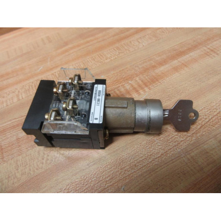 Allen Bradley 800H-HK31 Selector Switch 800HHK31 - Used