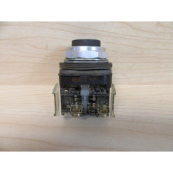 Allen Bradley 800T-B2D1 Pushbutton 800TB2D1 - Used