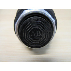 Allen Bradley 800T-B2D1 Pushbutton 800TB2D1 - Used