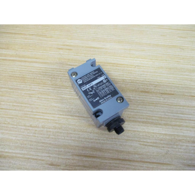 Allen Bradley 802T-KP1 Oiltight Limit Switch 802TKP1 Ser.H W Receptacle - Used