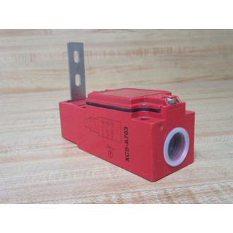 Telemecanique XCS-A703 Limit Switch XCSA703 071888 Comes With Key - New No Box