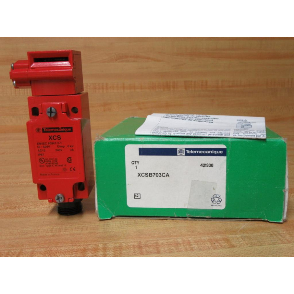 Telemecanique XCS-B703CA Safety Interlock Switch XCSB703CA