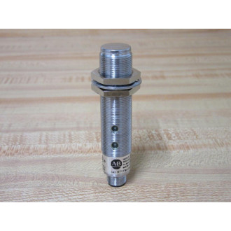 Allen Bradley 871TM-D5NP18-D4 Proximity Sensor 871TMD5NP18D4 - New No Box