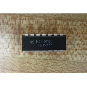 Motorola MC14011BCP Integrated Circuit (Pack of 24) - New No Box