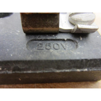 Shawmut 1067 Fuse Block 1 Pole 30A 250V - Used