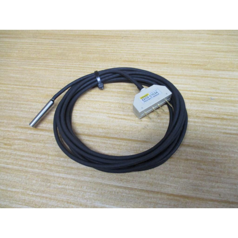 Omron E2CD-C1C3A Proximity Sensor E2CDC1C3A - New No Box