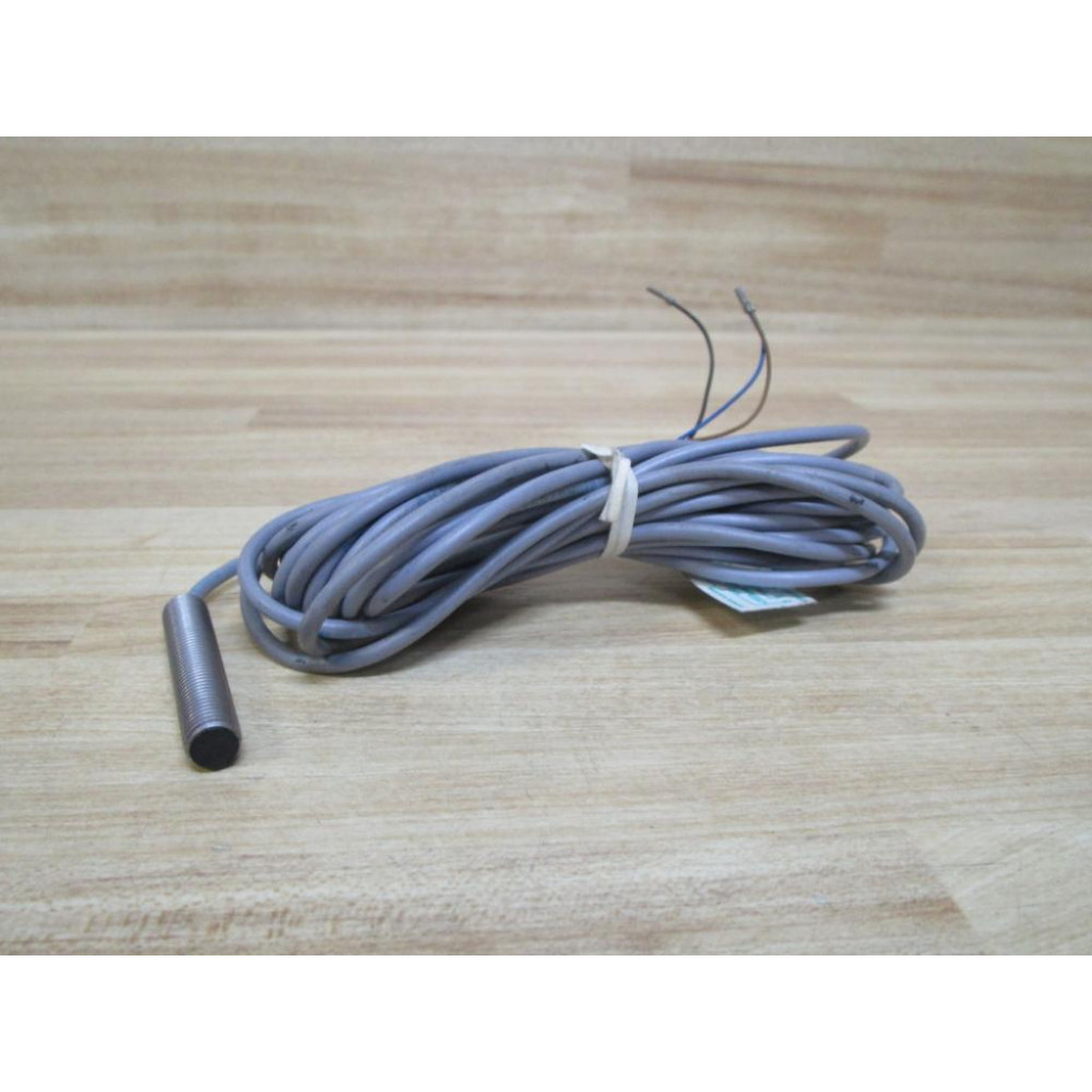 Cutler Hammer E57MAL8T101 Eaton Inductive Proximity Sensor - New No Box