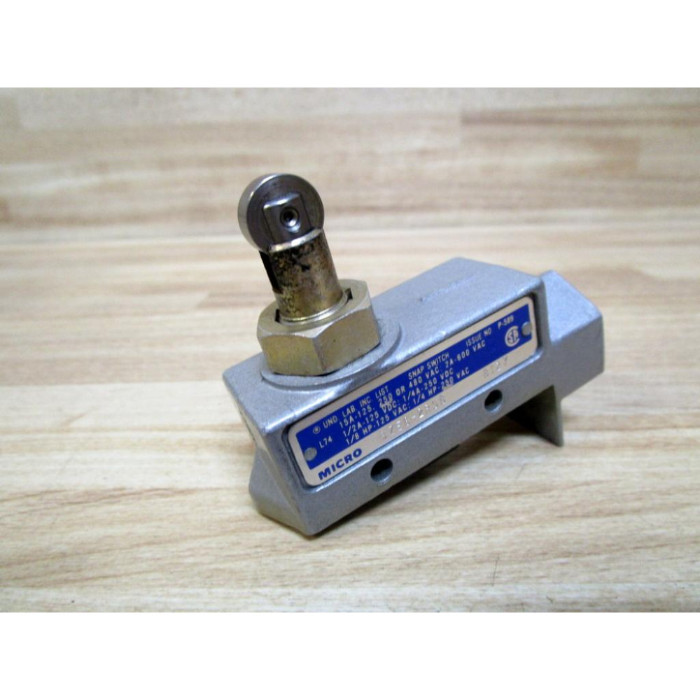 Honeywell BZE6-2RQ8 Limit Switch BZE62RQ8 WO Base - Used