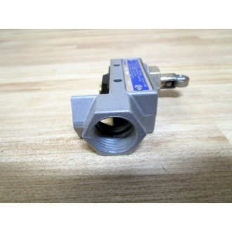 Honeywell BZE6-2RQ8 Limit Switch BZE62RQ8 WO Base - Used