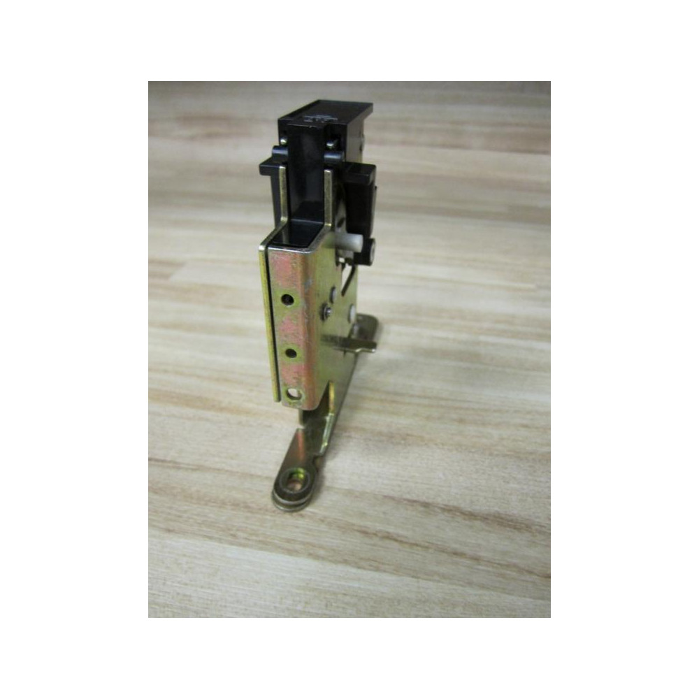 Allen Bradley Interlock From Starter 500F-B0D93-X14 - Used