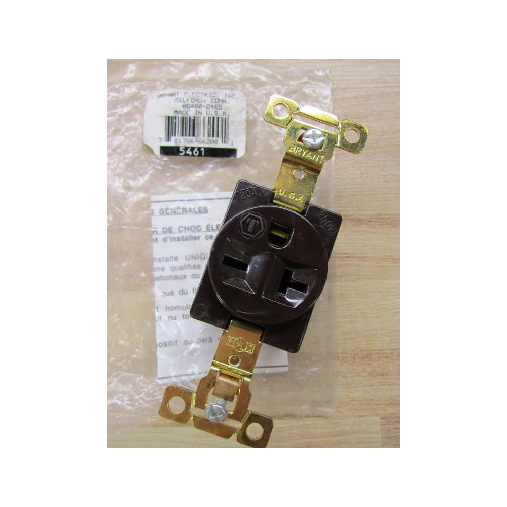 Bryant 5461 Single Straight Blade Receptacle
