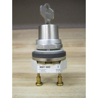 Allen Bradley 800T-H32 Keyed Selector Switch Ser T, W 1 Key - Used