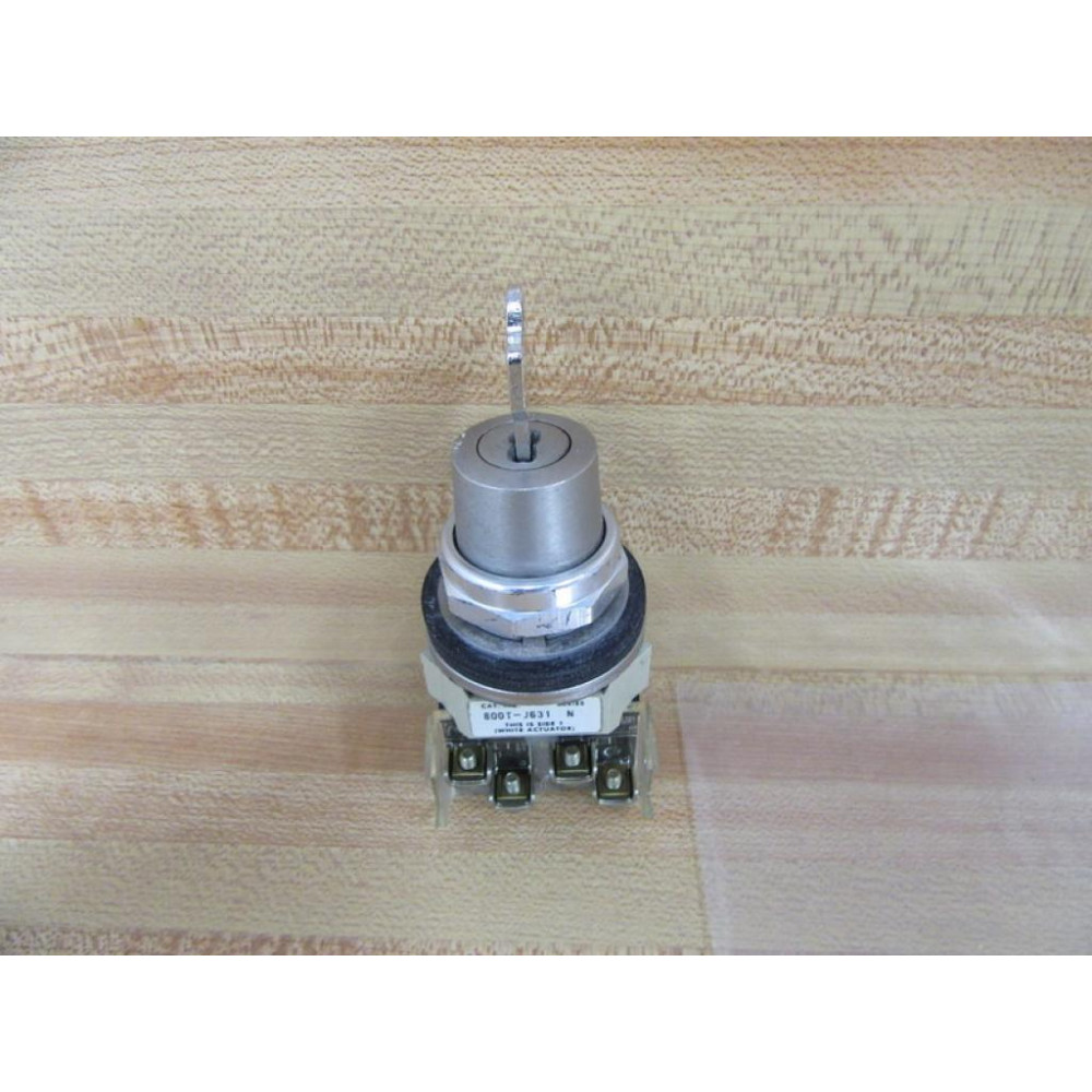 Allen Bradley 800T-J631 Key Operated Selector Switch 800TJ631 W800T-XA - Used