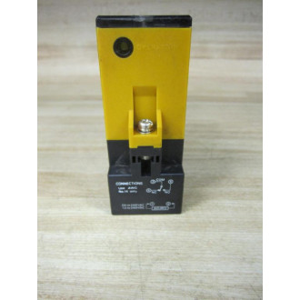 Omron E3B2-D2M4-US Photoelectric Switch E3B2D2M4US - Used