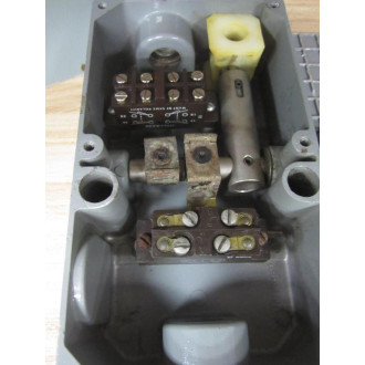 Cutler Hammer 10251H26B Bulletin 10251 Foot Switch Broken Underside - Used