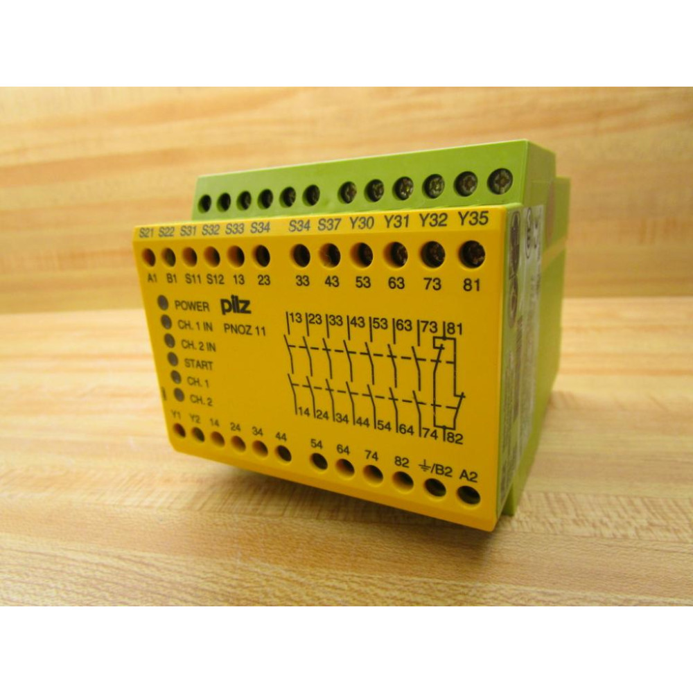 Pilz PNOZ-11 24VAC 24 VDC 7no 1nc Relay 774080 - New No Box