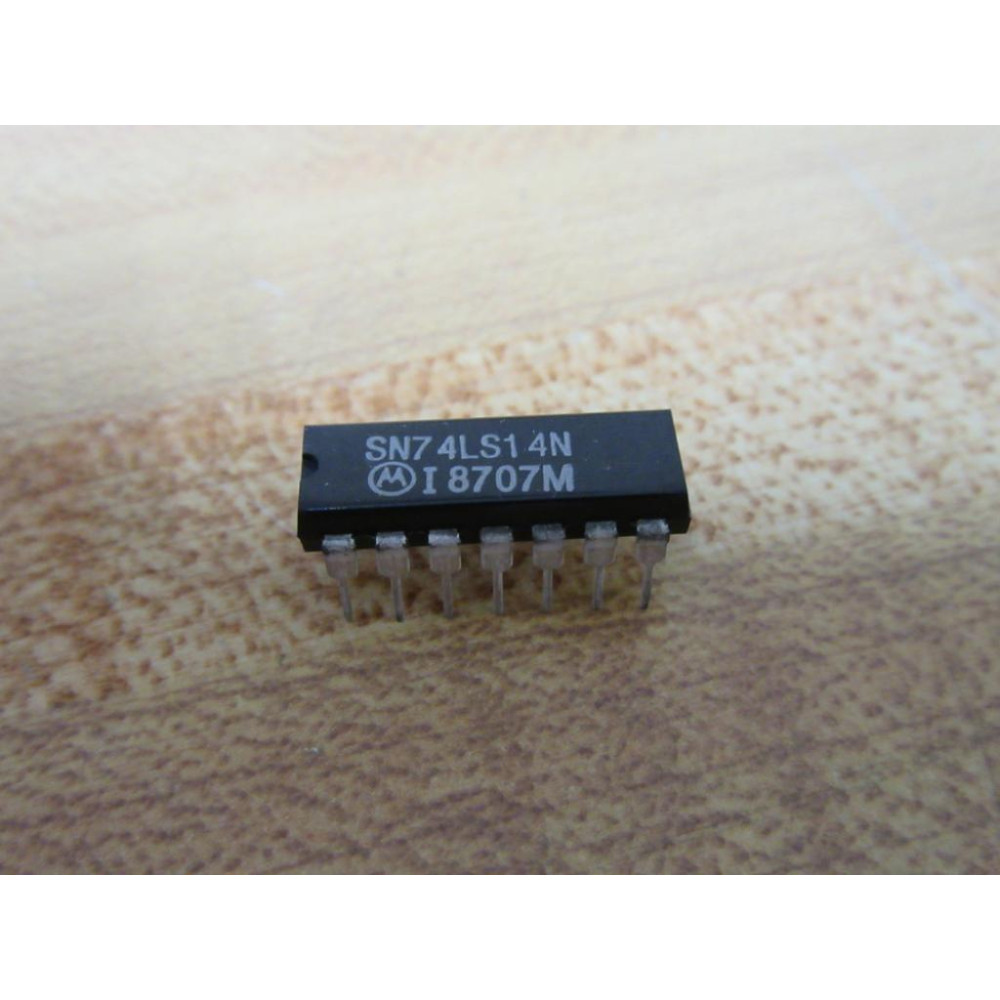 Motorola SN74LS14N Integrated Circuit (Pack of 2)