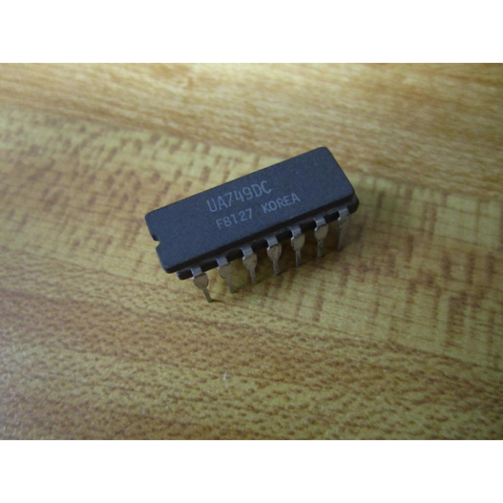 Fairchild UA749DC Integrated Circuit