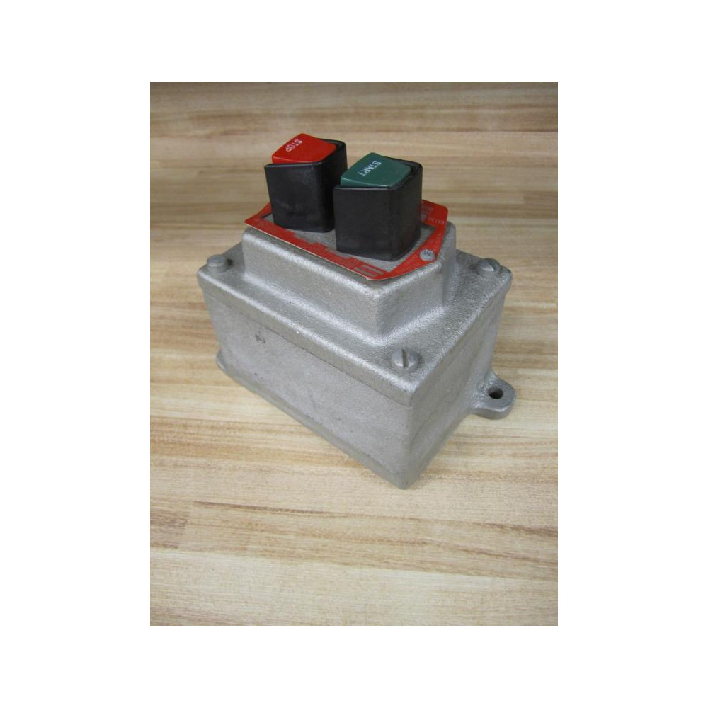 Crouse-Hinds EFS215 Pushbutton Condulet - New No Box