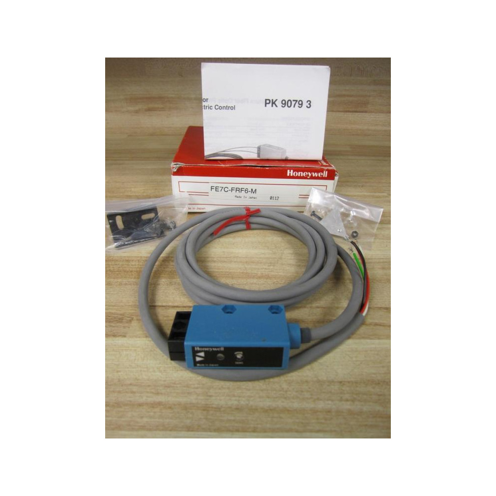 Micro Switch FE7C-FRF6-M Honeywell Amplifier FE7CFRF6M WMounting Hardware