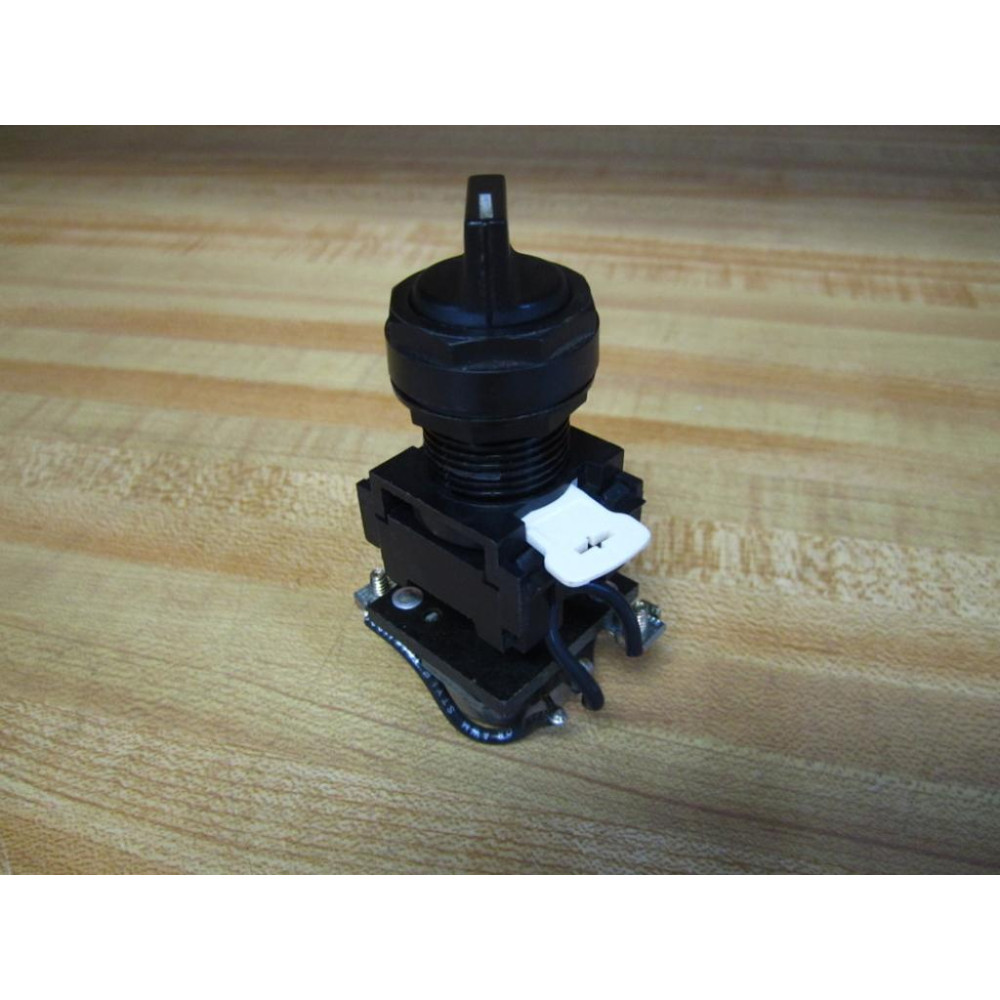 Cutler Hammer RV4NAYSD103A Potentiometer Switch - New No Box