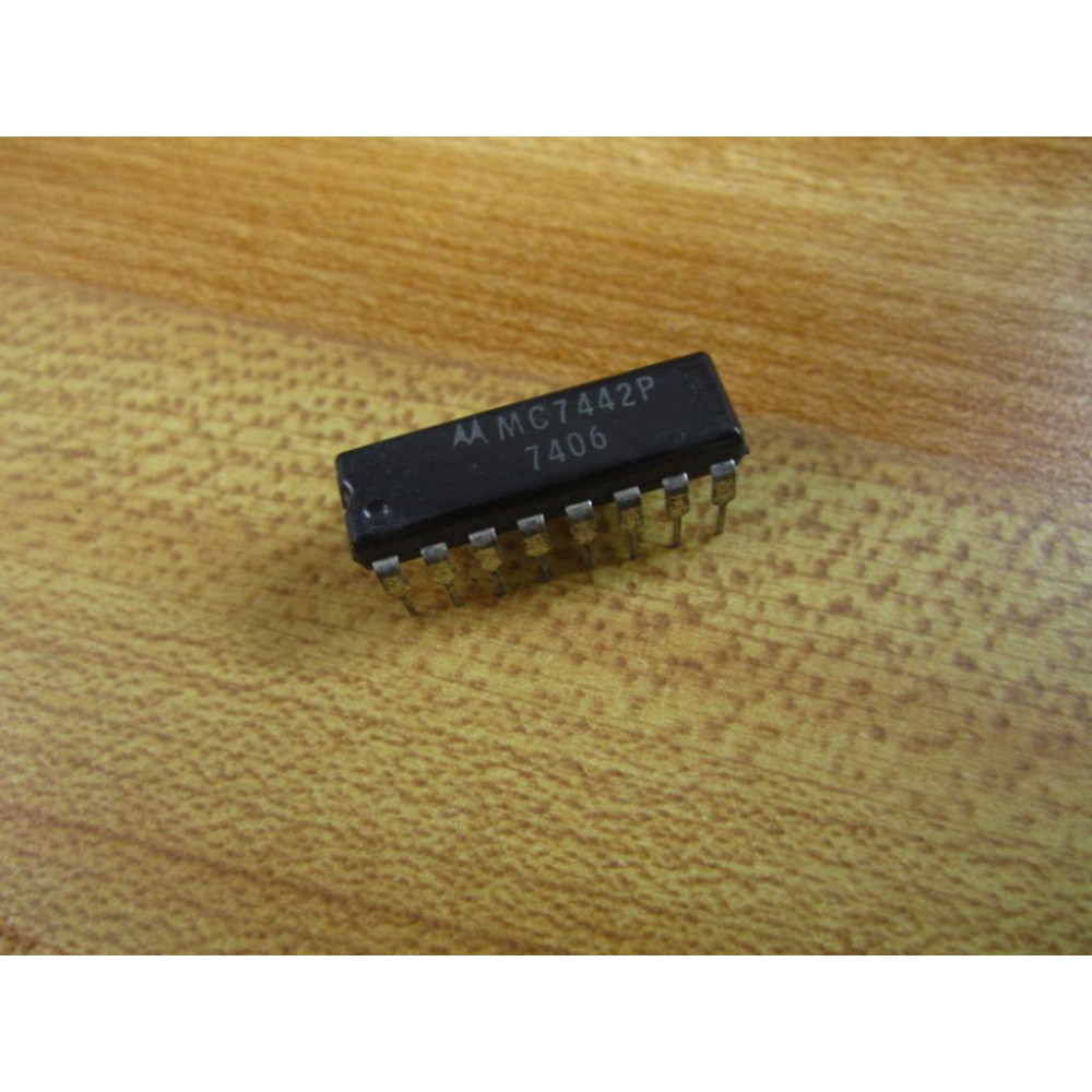 Motorola MC7442P Integrated Circuit
