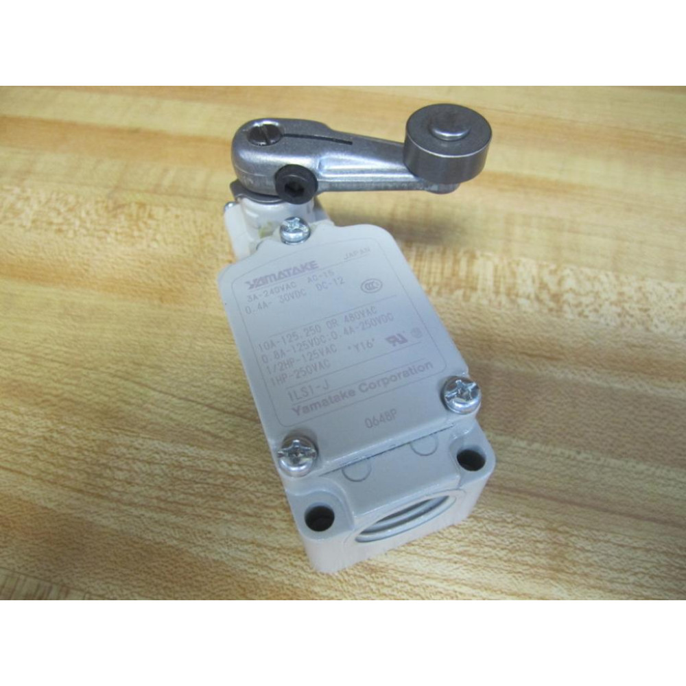 Yamatake 1LS1-J Limit Switch WRoller Lever - New No Box