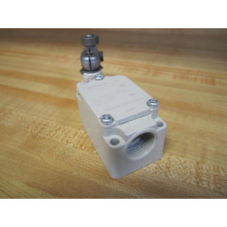 Yamatake 1LS1-J Limit Switch WRoller Lever - New No Box