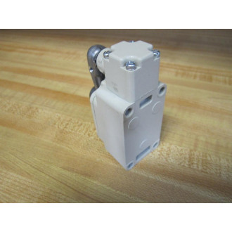 Yamatake 1LS1-J Limit Switch WRoller Lever - New No Box