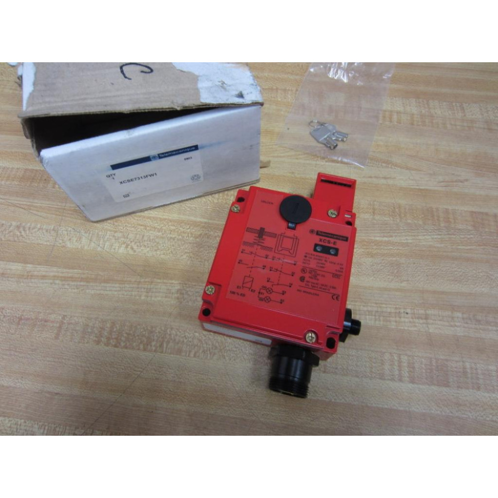 Telemecanique XCSE7313FW1 Safety Interlock