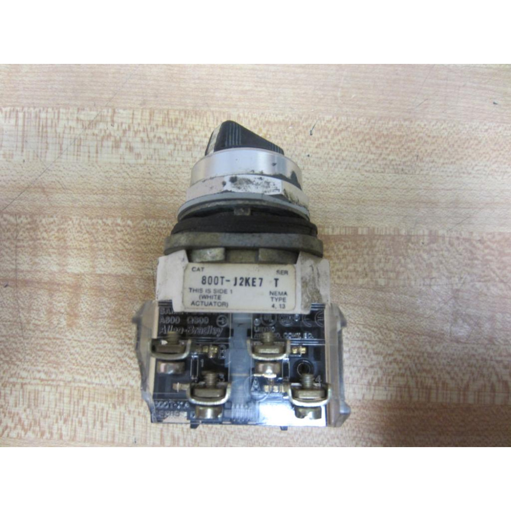 Allen Bradley 800T-J2KE7B Selector Switch 800TJ2KE7B Series T - Used