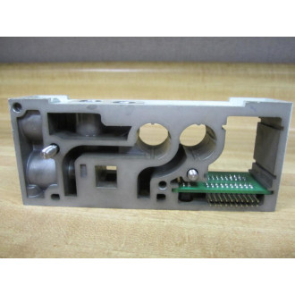 Numatics 006-195D Manifold  006195D W Board & Gasket - Used