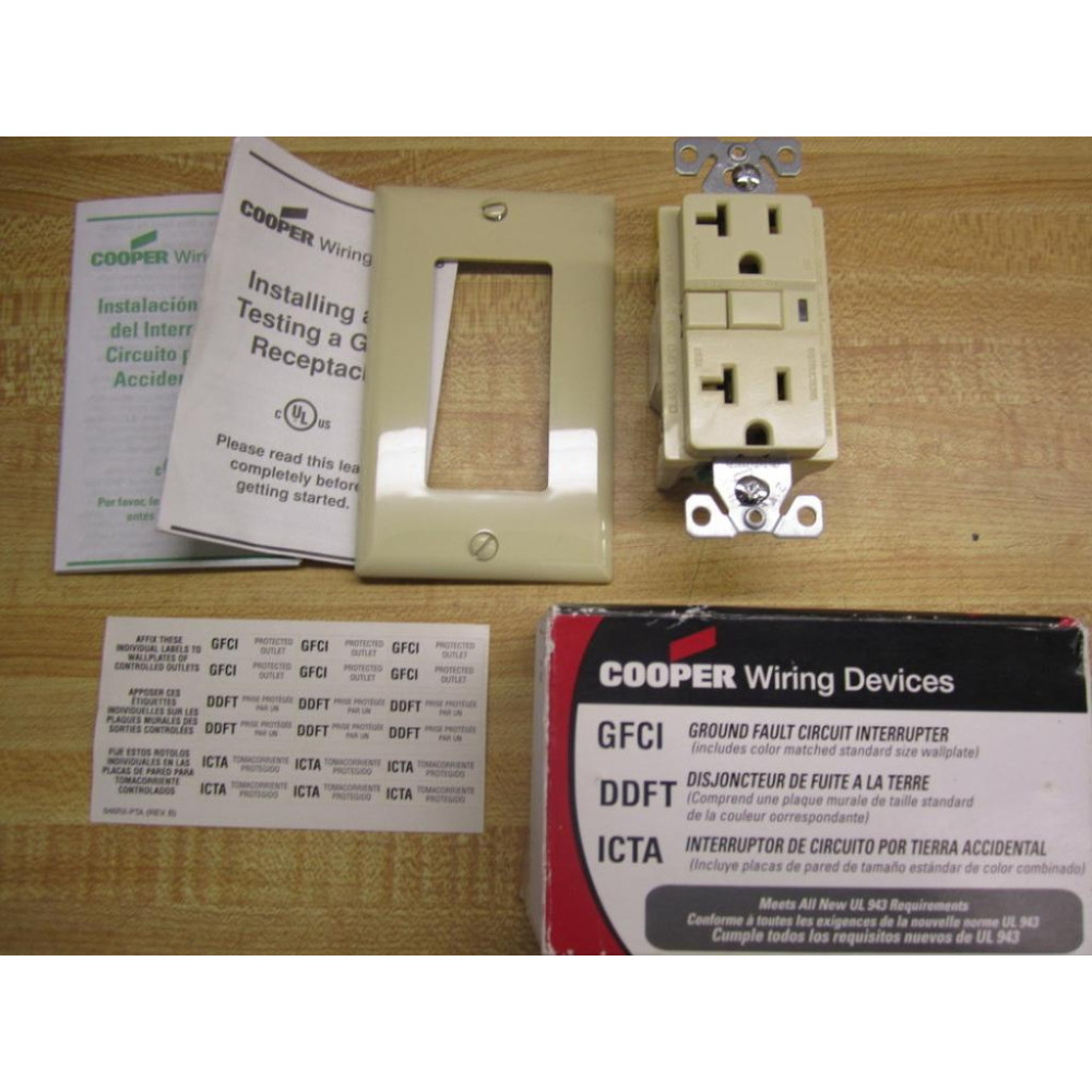 Cooper VGF20V GFCI Plug 20A-125V