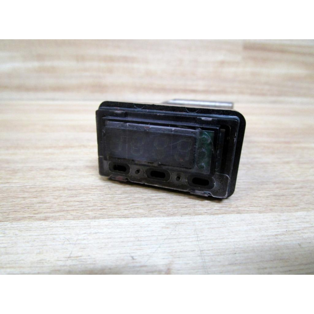 Watlow Controls 935A-1CD0-000G Temperature Controller Missing Front Cover - Used